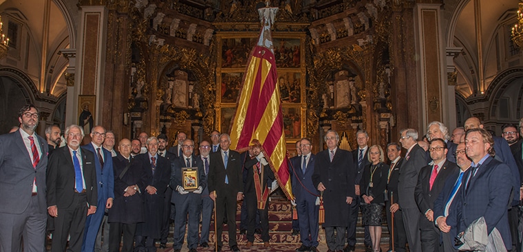 Processó de la Real Senyera a Sant Jordi juntament amb el Centenar de la Ploma