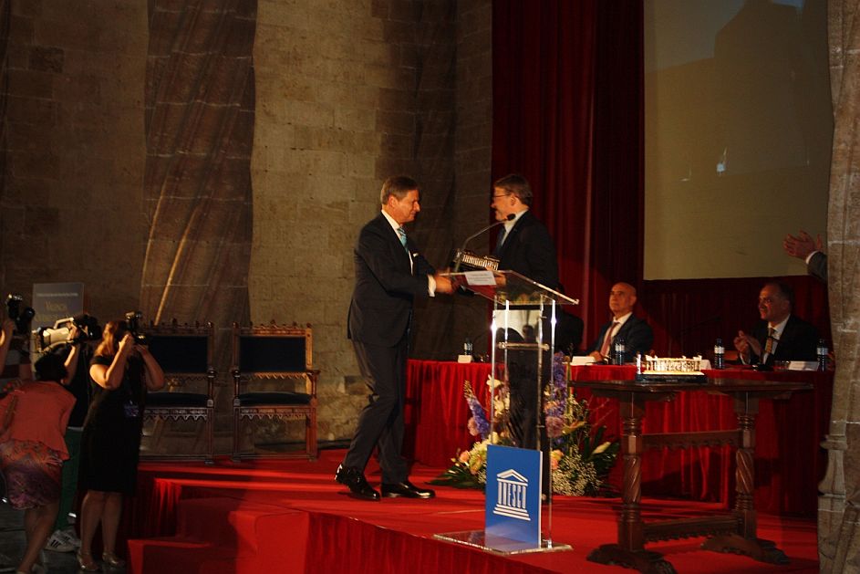 Entrega del Premio UNESCO Valencia Seda 2016 al Colegio del Arte Mayor de la Seda 