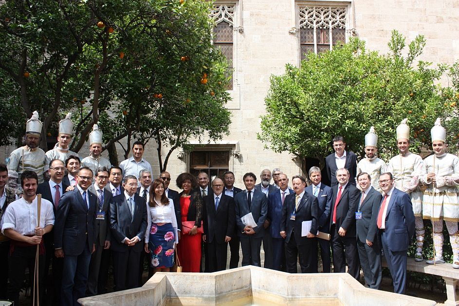 Premios UNESCO Valencia Seda 2016 al Colegio del Arte Mayor de la Seda y a la Organización Mundial de Turismo. 